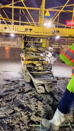 Leveling Concrete with a Power Screed! ⚙️ Perfect Finish