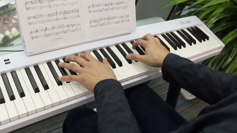 BESFAN 88 Key Keyboard Piano BSP-10F Portable Folding Piano with Semi-Weighted Keyboard, 128 Tones, USB MIDI, Sustain Pedal, Music Stand for Beginners Gifts, White