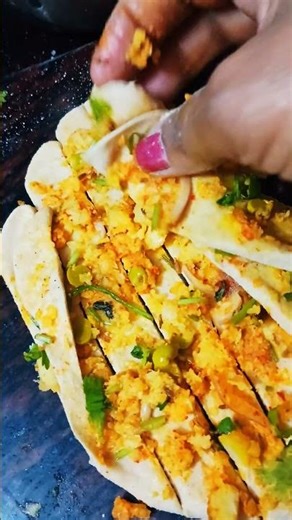 Itne crispy Lachha Parantha kabhi nahi dekhe होंगे 🔥‪@sarojkirasoi1860‬ #shortsfeed #shortsviral