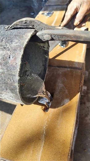 Foundry Process Molten Aluminum #metalcasting