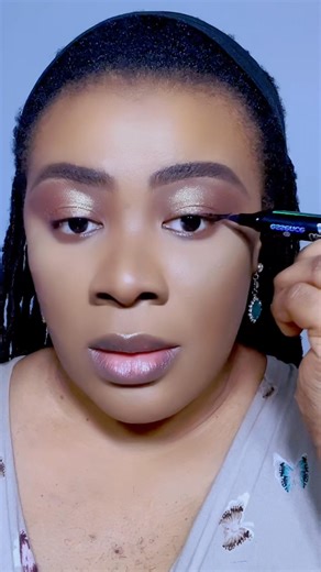 Essence Quick Wing! stamp eyeliner #essence #makeup #eyeliner #shorts