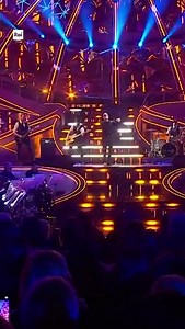 279K views · 10K reactions | Modà - Lasciami | Mille canzoni per te | Facebook