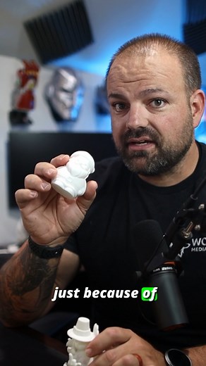 Today’s client print drop: mini Santa a cheeky Thanksgiving turkey. I ran them in solid white to keep it fast & budget-friendly—~1 hour each, about $1 in PLA. Full-color on the H2S AMS Pro would’ve been ~1 day each and roughly $10 in filament (supports purge). I’ll post the acrylic marker paint-up next—and maybe a full-color AMS version too. What’s your workflow: prime & paint or multi-color straight off the bed? #3DPrinting #BambuLab #H2S #AMSPro #PLA #3DPrinted #MakerCommunity #DIYProjects #Ac