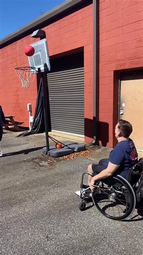Trunk control workouts come in many forms and with this gorgeous fall weather we’re sneaking in some fun ones 🏀 Christian wants to get back to being an athlete and an avid gym- goer so we’re getting his trunk stable and strong 💪🏻 #physicaltherapy #athlete #paralysisrecovery #hardwork #spinalcordinjury | NextStep Atlanta Paralysis Recovery