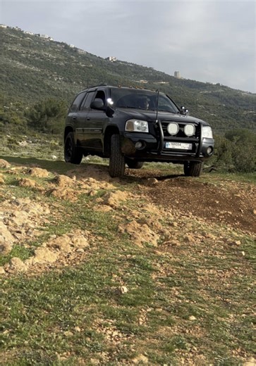 GMC Envoy Offroad Adventure: Unleashing Power