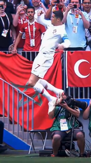 Ronaldo’s Rocket Header ⚽💥 Straight Into the Net!