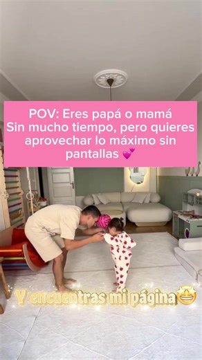 📵 Un pequeño cambio hizo una gran diferencia… Decidí bajar el uso de pantallas y empezar a ofrecerle a mi bebé lo que su cerebro realmente necesita: 👉 juego 👉 movimiento 👉 conexión real En pocos días noté algo increíble: ✨ más atención ✨ más interés por explorar ✨ más aprendizaje a través del juego Y no, no necesitas juguetes costosos ni horas extra. Solo actividades bien guiadas, adaptadas a su edad y fáciles de hacer en casa 🏠💡 💡 Por eso creé mis Guías de Estimulación Temprana, donde en