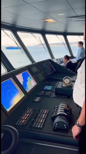 “Inside the control room of a massive ship 😳”ship #cargoship #ocean #captain #shiplife #marine