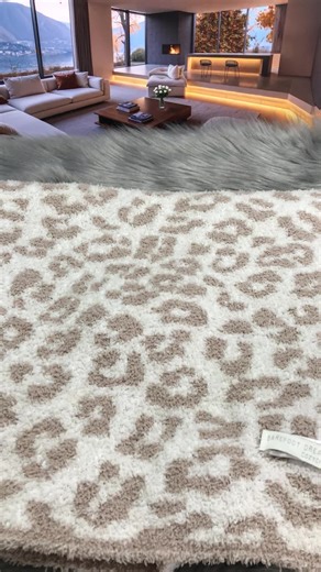 Barefoot Dreams CozyChic In The Wild Throw Blanket #barefootdreams #barefoot #blanket #throw #soft #cozychic