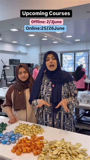 Heena Kausar Raad on Instagram: "Offline class date :2/3June Offline class fees :₹3500 Online class fees :₹2000 Online Class-date :25th/26th June LEARN TO USE OF COMPOUND CHOCOLATE (ONLY) COOKIE AND CREAM CHOCOLATE CARAMEL CHOCOLATE METLING CHOCOLATE DRY FRUIT STUFFED CHOCOLATE date Brittles chocolate COFFEE CHOCOLATE BERRY KISS CHOCOLATE PINATA CHOCOLATE SHELL MINI CHOCOLATE BOMBS ROCK ALMONDS To enroll:+918369285603✨❤️ #hkrbakingacademy #creamycreationsbyhkr"