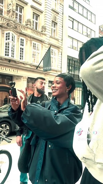 UK Vibes: Step Outside 44🇬🇧 Energy