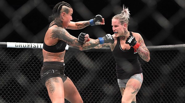 Bec Rawlings Dominates in Flyweight Battle Victory