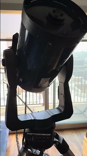 Meade 12'' LX200 GPS UHTC with Meade Giant Field Tripod