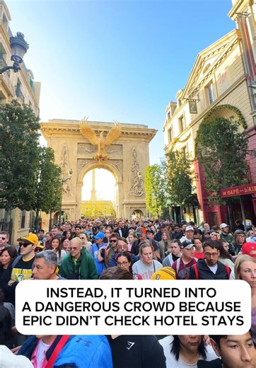 Universal Orlando offers early park entry for guests staying at their hotels — one hour before official opening. The idea is simple and great: you can beat the crowds, ride popular attractions calmly, and start the day stress-free. This worked perfectly for us at Universal Studios and Islands of Adventure. Early entry there felt organized, controlled, and absolutely worth staying at a hotel for. Unfortunately, our experience at Epic Universe was very different. At Epic, hotel stays were not chec