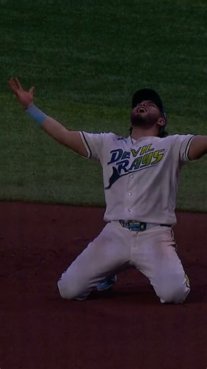 The Rays are headed to the World Series for the first time since 2020!