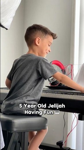 🌟 5 Year Old Piano Prodigy Plays World’s Smallest Violin by AJR Brothers on Piano 🎹 Jelijah Diaz