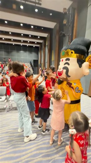 Our school community recently came together for a vibrant Lunar New Year assembly! 🧧✨ Students from K2 to Grade 8 lit up the stage with a wonderful mix of traditional and modern performances. The celebration ended on a high note with an exciting Lion Dance finale, enjoyed by students, staff, and parents alike. Wishing everyone a prosperous, joyful, and blessed Lunar New Year! 🏮 #SMMIS #LunarNewYear #SchoolCelebration #CommunitySpirit | Sir Manasseh Meyer International School - SMMIS
