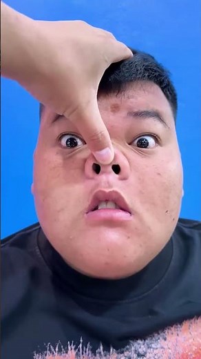 Clumsy Brother Prank 😳🤣" bhhh
