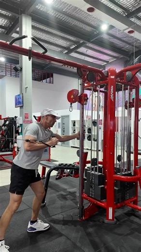 Single arm Cable Boxing Style Punch Press #cablemachine #boxingtraining #boxingworkout