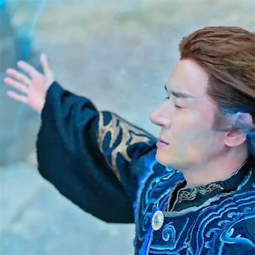 217K views · 2.2K reactions | The beast became a handsome man because of love﫨 #Movie #beast #monster | 追剧看 ChaseDrama | Facebook