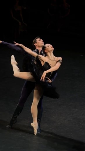 The Beautiful Angelina Vorontsova as Odile 🦢 🖤 #swanlake
