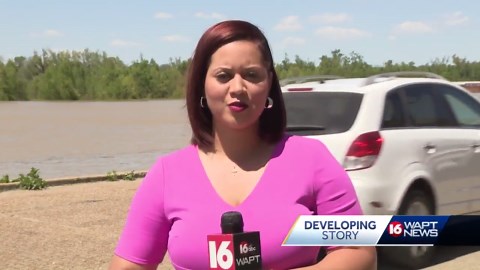 Vicksburg preparing as Mississippi River