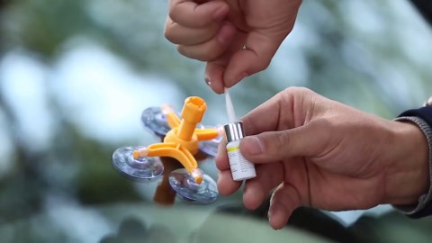 4 Pack Windshield Repair Kit-2025 New Car windshield crack repair kit with Enhanced Injection Head Suction Cup,Durable and Long-lasting,Quick Fix for Chips, Cracks (Excluding curing lamp)