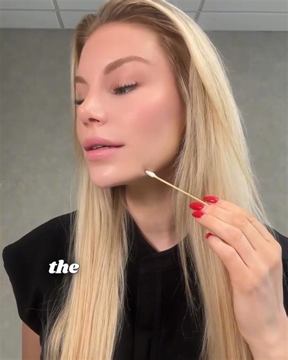 Brickell & Surrounding Areas! Ready to erase fine lines and wrinkles without the "frozen" look? This season, get smooth, natural-looking results with our exclusive wrinkle relaxer special. 𝐎𝐧𝐥𝐲 $𝟗 𝐩𝐞𝐫 𝐮𝐧𝐢𝐭 𝐟𝐨𝐫 𝐧𝐞𝐰 𝐜𝐥𝐢𝐞𝐧𝐭𝐬! Our precision wrinkle-relaxing treatment helps: ✓ Smooth away fine lines and wrinkles ✓ Stop new lines before they start ✓ Achieve a naturally refreshed appearance ✓ Lift and brighten your eyes for a youthful glow ✓ Relax frown lines, crow's feet, and 