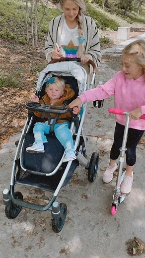 her laugh melts my soul✨