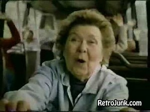 Gidget the Chihuahua - Taco Bell Commercial(Taco Night Car Chase)