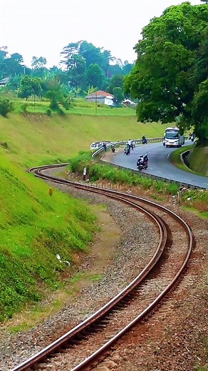 Ramahnya Masinis Daop 2: Cinta Kereta Api Indonesia