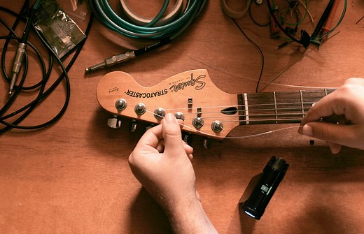 The Best Tuning Pegs For Your Guitar? ULTIMATE GUIDE!