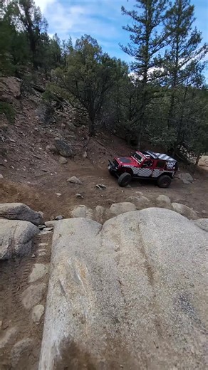 Nothing motivates like your own hype track and a cheering section 🏁 Love wheeling with the cool people. Need to get out again soon.... #fergietime #crawl #offroad #4x4 #letsgo