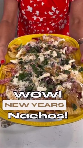 WOW! 🇮🇹 have you ever tried NY Italian NACHOS with potato chips? It’s the best snack FOR A #nyeparty2025 PARTY! ✨🍾✨ Grab the simple recipe, it only takes 10 minutes to make. ➡️COMMENT “recipe” or tap link in bio https://reluctantentertainer.com/italian-nachos/ #italiannachos #reluctantentertainer #charcuterienachos #nyesnacks | Reluctant Entertainer