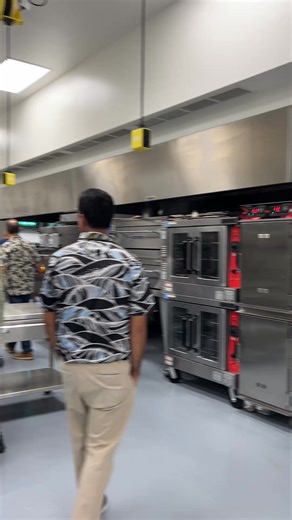 HPP stands for High Pressure Processing, a method of water pressure pasteurization that extends the shelf life of food products! 💪 This was recorded in July of 2025 when we had the opportunity to learn about this fascinating technology from Hiperbaric. Their HPP machine is placed in the Wahiawā Value Added Product Development Center, where local food/farm businesses have access to large commercial kitchens and freezers, packing stations, and more to create their products. The addition of the HP