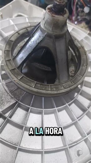 Transmisión dañada y él cliente no sabía. #lavadora