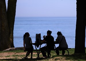 Lake Erie forecast: Calmer waters with mixed water quality at Cleveland-area beaches