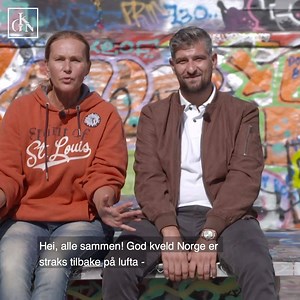 Høsten er tilbake! 🌬☔ Og det samme er Dorthe Skappel på TV 2 i kveld kl. 22 med ny sesong 'God kveld Norge' - full av kjendis- og underholdningsnytt. 💁 Tenk at dette har rullet på skjermen helt siden -97! 🔂 | Altibox