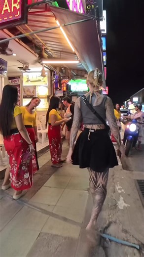 Walking through Patong ✨ | curb walking