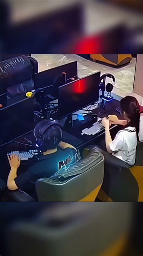 Couple Gaming Gone Wrong 😭