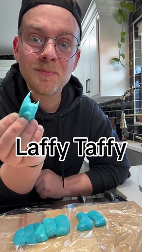tbh Laffy Taffy prison style isn’t so bad 😁 #easyrecipe #prisoncandy #homemadecandy #laffytaffy #homemade #taffy #blueraspberry #candymaking #sweet #candy #tryit #fyp Laffy Taffy 1 C. Non-Dairy Creamer 6 Flavor Packs (any flavor) 2 TBS. Water Mix all ingredients together in a bowl til its completely combined and will form a dough ball. You should be able to handle it, if it’s to sticky add more creamer or if to dry add a teaspoon of water at a time til it reaches the right consistency. When you