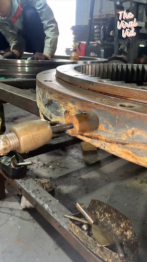 Inside the Messy but Satisfying World of Turntable Repair | The Viral Vid