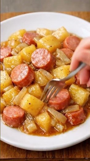 Slow Cooker Smoked Sausage, Potatoes & Onions Full Recipe in Description #slowcookerrecipe #recipe