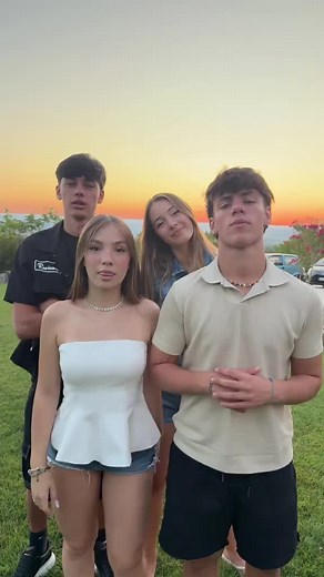 Oggi è 1 anno che esiste il Breakfast club e lo festeggiamo così,approvate questi 4?💕😄🤍@Viola Silvi @Fabio Ferrucci @Cristiano🌓 @alicee