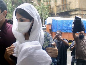 SSR death probe: Rhea Chakraborty to be taken to Byculla jail; to seek bail | Track latest news updates here https://bit.ly/33alBMP | The Economic Times