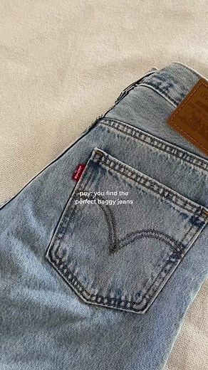 Levi Dad Jeans in Charlie Boy - Best Baggy Jeans for Short Girls