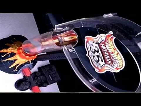 Hot Wheels Highway 35 World Race 2003 die-cast commercial