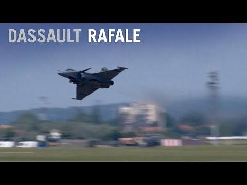 Dassault’s Rafale Fighter Performs in the Flying Display at Paris Air Show 2017 - AIN
