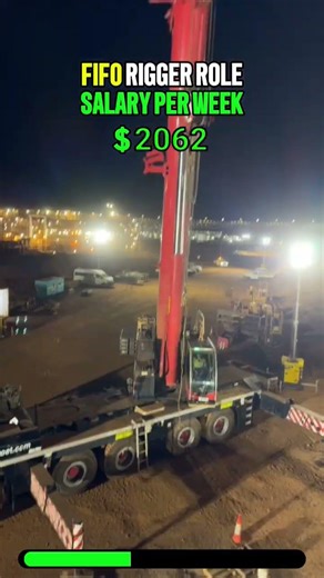 The FIFO rigger: the backbone of the site 🏗️👀🛠️What role should we do next? ✅ #fifo #rigger #mining