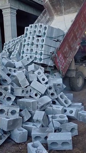 EFFICIENT! Hollow Brick Unloading – Move Bricks Quick & Safe!